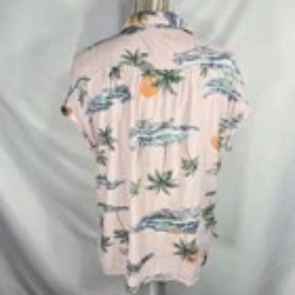 Old Navy Pink & Multi V Neck Button Down Cap Sleeve Hawaiian Shirt Size Medium - Picture 4 of 7